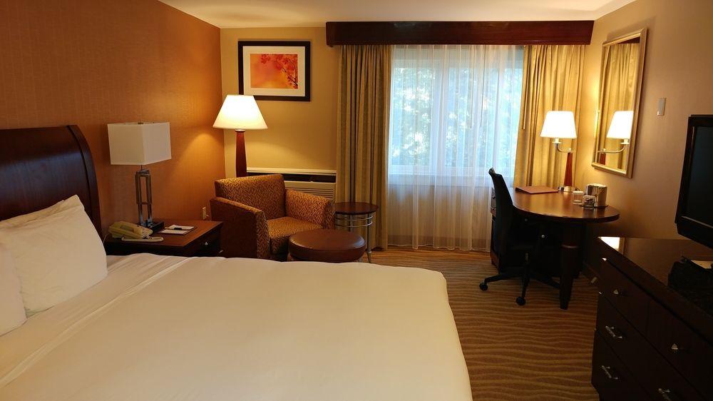 Delta Hotels By Marriott Burlington Eksteriør billede