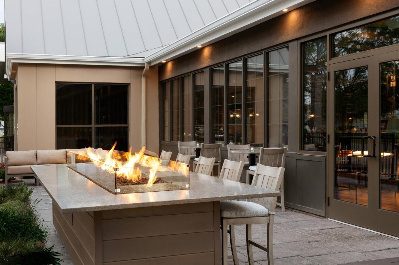 Delta Hotels By Marriott Burlington Eksteriør billede