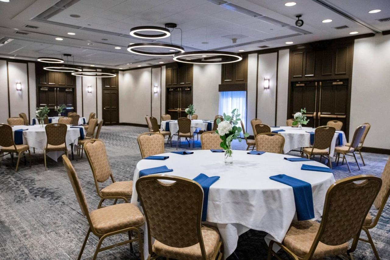 Delta Hotels By Marriott Burlington Eksteriør billede